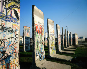 Berlin  Deutschland  Mauersegmente am Leipziger Platz