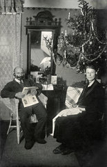 Ehepaar  Weihnachtsgeschenk Radio  Wien  1925