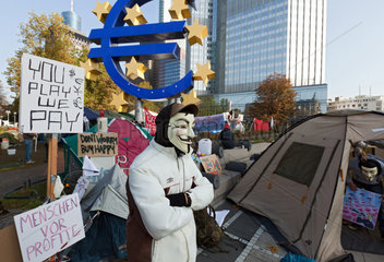 Frankfurt am Main  Deutschland  Anonymous-Aktivist demonstriert vor der EZB