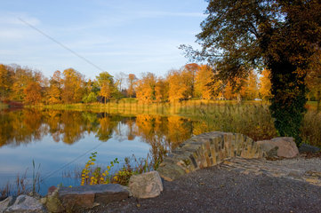 Werder  Deutschland  Herbststimmung im Schlosspark Petzow