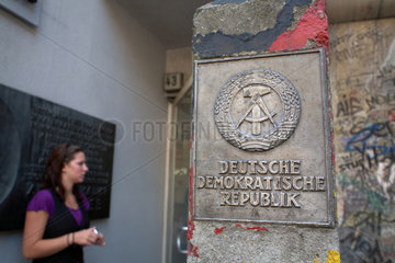 Berlin  Deutschland  Grenzpfahl der ehemaligen DDR