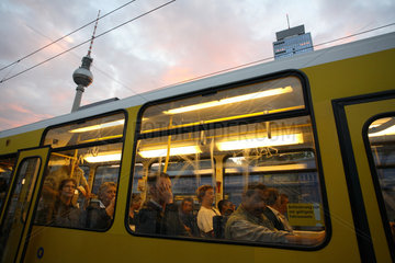 Berlin  Strassenbahnlinie der BVG am neu gestalteten Alexanderplatz