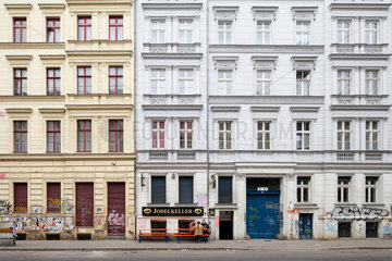 Berlin  Deutschland  Altbauten in der Adalbertstrasse in Berlin-Kreuzberg