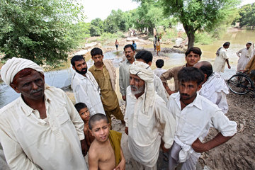 Bahrdi  Pakistan  Bewohner im Hochwassergebiet