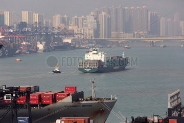 Hong Kong  China  Containerschiffe im Hongkong International Terminal  Container Hafen