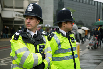London  Grossbritannien  Bobbies der Metropolitan Police