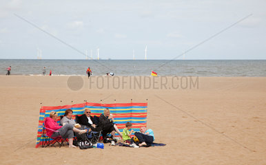 Skegness  Grossbritannien  Touristen am Strand
