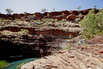 Tom Price  Australien  Dales Schlucht im Karijini Nationalpark mit den Fortescue Falls