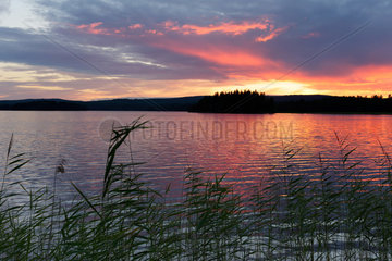 Storsa Lesjoen  Schweden  Sonnenuntergang an einem See bei Storsa Lesjoen