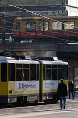 Berlin  Deutschland  Tram und S-Bahn am Alexanderplatz