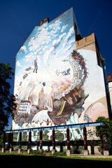 Berlin  Deutschland  Fassadenmalerei auf dem Tommy-Weisbecker-Haus