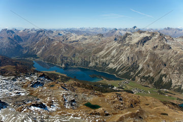 Surlej  Schweiz  Ausblick auf das Bernina Gebirge im Oberengadin