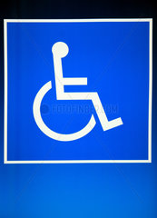 Dubai  Vereinigte Arabische Emirate  Piktogramm  Rollstuhlfahrer