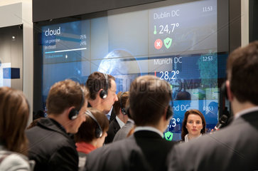 Hannover  Deutschland  Cloud Computing Demonstration auf dem Microsoft-Messestand