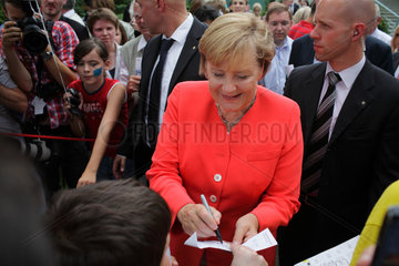 Berlin  Deutschland  Tag der offenen Tuer im Bundeskanzleramt  Bundeskanzlerin Angela Merkel