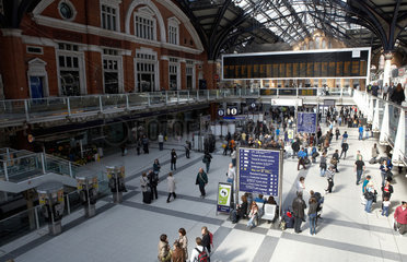 London  Grossbritannien  Blick in den Bahnhof Liverpool Street