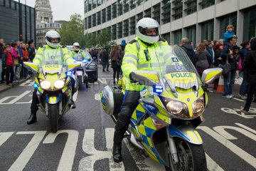 London  Grossbritannien  Polizisten der Metropolitan Police