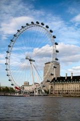London  Grossbritannien  das Riesenrad London Eye am Ufer der Themse