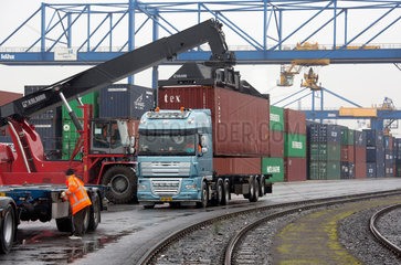 Duisburg  Deutschland  Containerhafen  Duisburg Trimodal Terminal  D3T