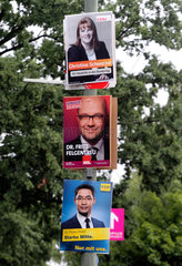 Berlin  Deutschland  Wahlplakate der CDU  SPD und FDP zur Bundestagswahl an einer Laterne