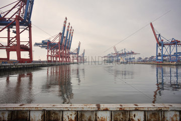 Hamburg  Deutschland  Container-Terminal von Eurogate im Hamburger Hafen