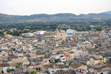 Arta  Mallorca  Spanien  Blick auf den Stadtkern von Arta
