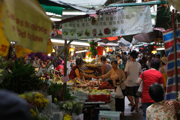 Hongkong  China  Strassenmarkt mit Marktstaenden in Hongkong Central