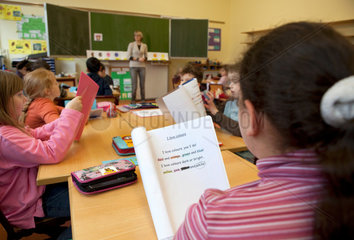 Monheim am Rhein  Deutschland  Englischunterricht in der Grundschule