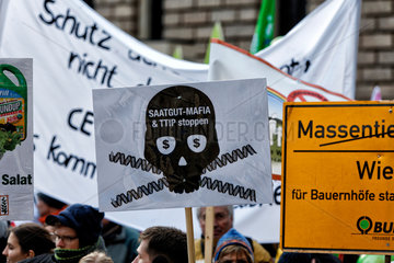 Berlin  Deutschland  Demo gegen TTIP und Agrarpolitik