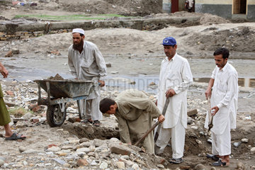 Mingora  Pakistan  Cash for work Program von Handicap International