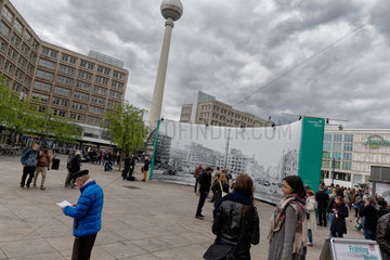 Berlin  Deutschland  Ausstellung Mai 45 - Fruehling in Berlin