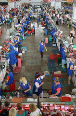 Minsk  Weissrussland  in einer Markthalle in Minsk