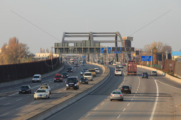 Berlin  Deutschland  Stadtautobahn A 113 in Berlin-Baumschulenweg
