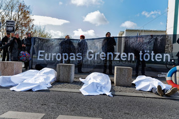 Berlin  Deutschland  Protest gegen EU-Fluechtlingspolitik