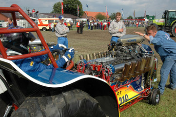 Tractor Pulling/European Championship 2004: Fahrerlager
