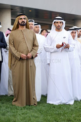 Dubai  Vereinigte Arabische Emirate  Sheikh Mohammed bin Rashid Al Maktoum (links)  Oberhaupt des Emirats Dubai und sein Sohn