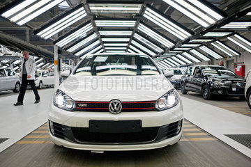 Wolfsburg  Deutschland  VW-Werk  Produktion des Golf 6 und des Tiguan  Golf GTI in der Endkontrolle