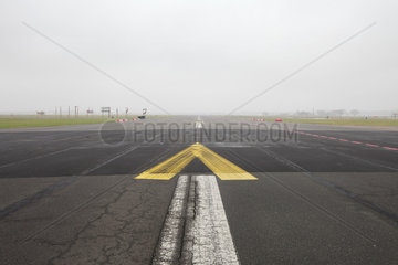 Berlin  Deutschland  die Lande- und Startbahn des stillgelegten Flughafen Tempelhof