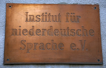 Bremen  Deutschland  Schild des Instituts fuer niederdeutsche Sprache e.V.