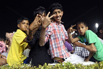 Dubai  Vereinigte Arabische Emirate  froehliche Kinder