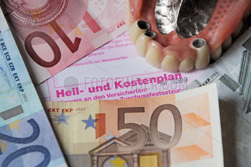 Berlin  Deutschland  Symbolfoto Heil- und Kostenplan