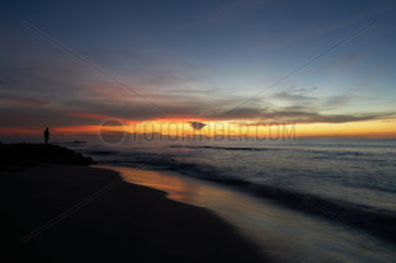 Holetown  Barbados  Sonnenuntergang bei Sunset Crest Beach