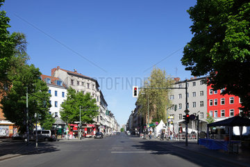 Berlin  Deutschland  abgesperrte und autofreie Oranienstrasse in Berlin-Kreuzberg