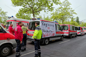 Berlin  Deutschland  Demonstration der Krankentransporteure