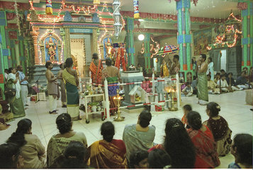 Tempelfest Hamm-Uentrop Tamilen Inder Ausl__nder Hindus Ruhrgebiet Hindu Tempel beten