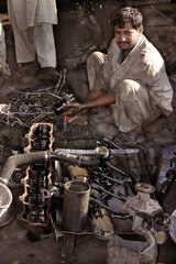 Werkstatt fuer Lastwagen in Pakistan