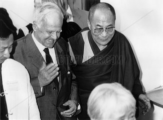 Carl Friedrich von Weizsaecker  Dalai Lama  1986