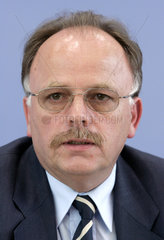 Prof. Dr. Karlheinz Schmid