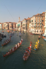 historische regatta in venedig