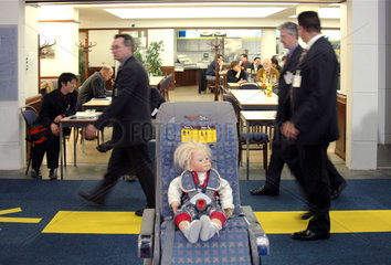 Innenausstattung fuer den A380  sicherer Kindersitz